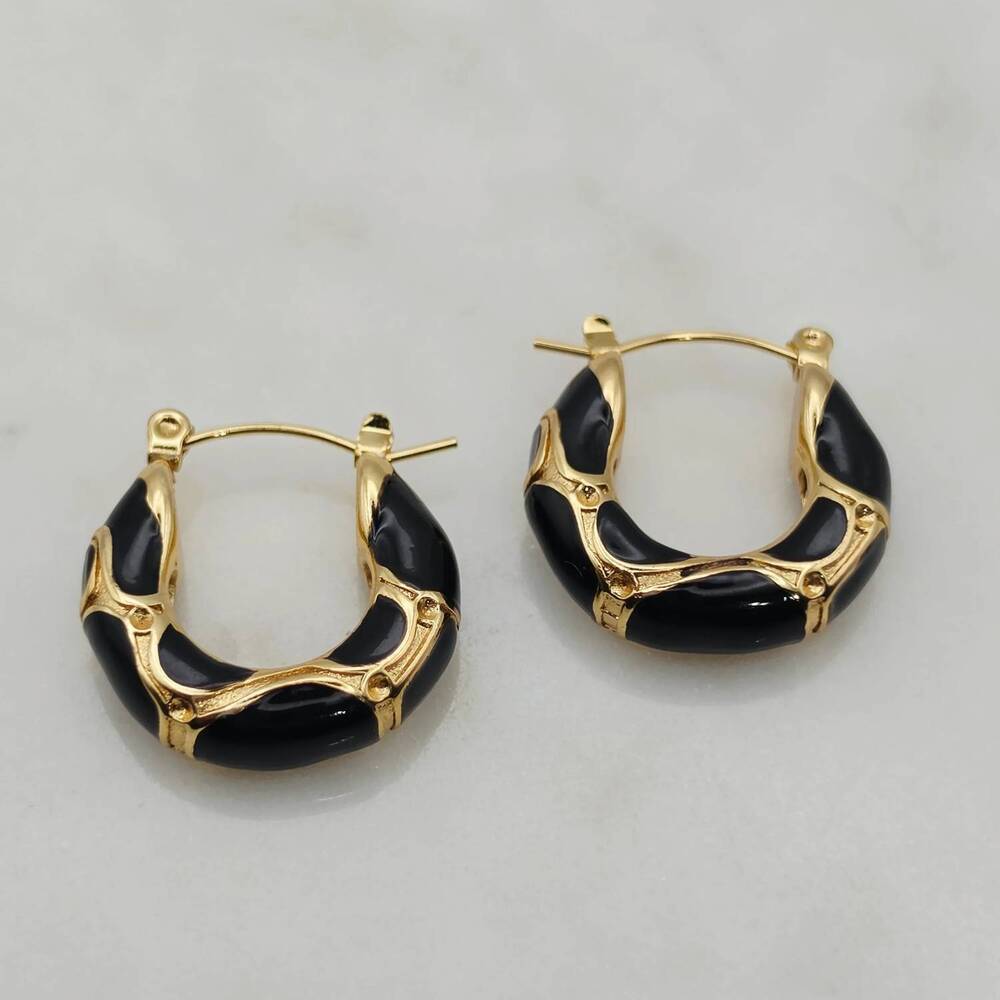 NEW XTRAORDINARY women's marble huggies earrings in gold black